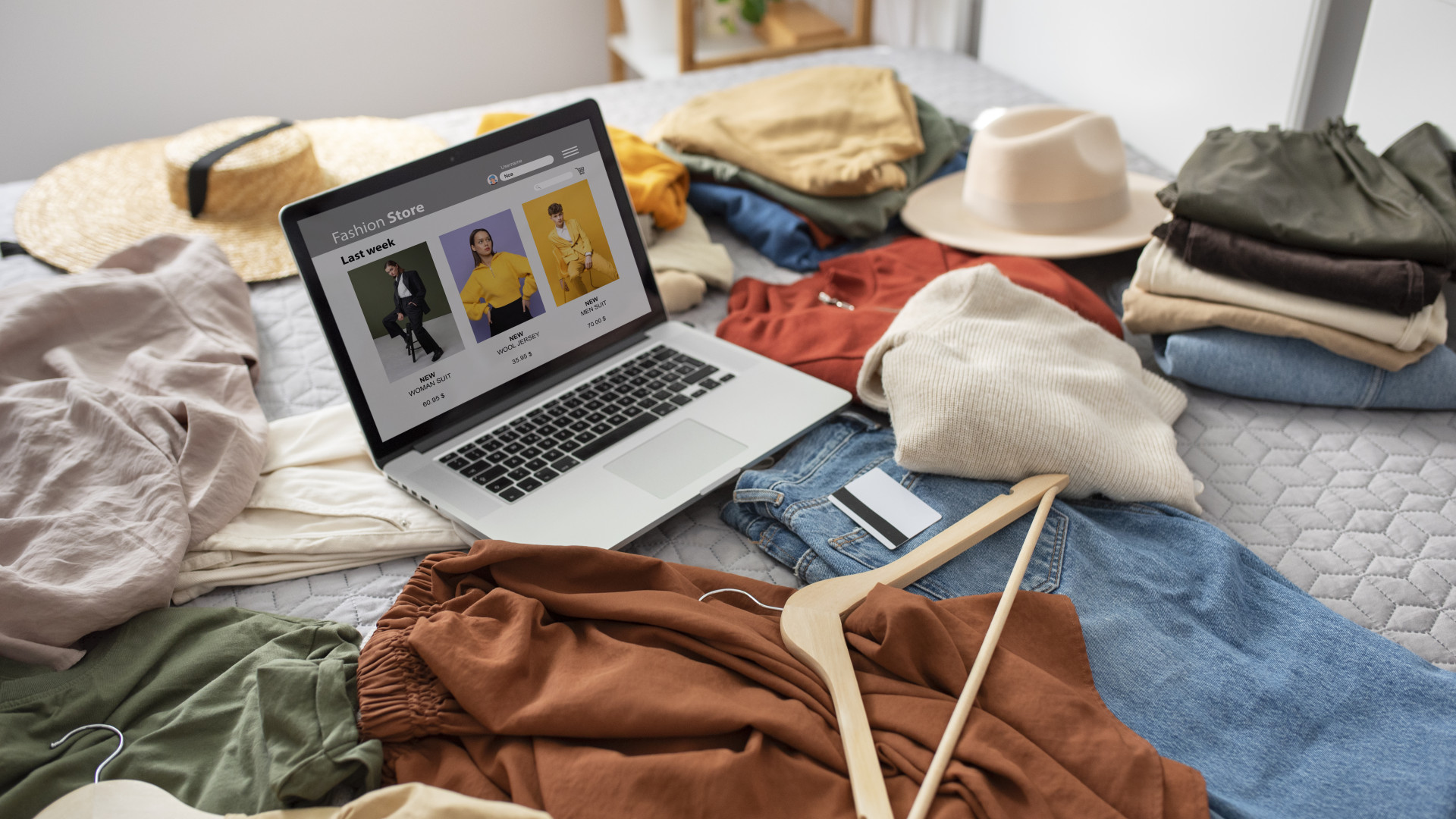 Vêtements de femme : les avantages du shopping sur internet